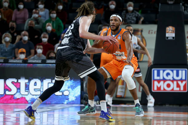 争夺晋级名 争夺晋级名