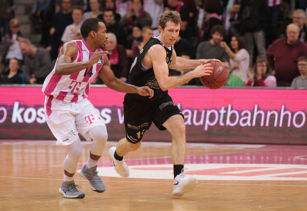 新老交锋 新老交锋